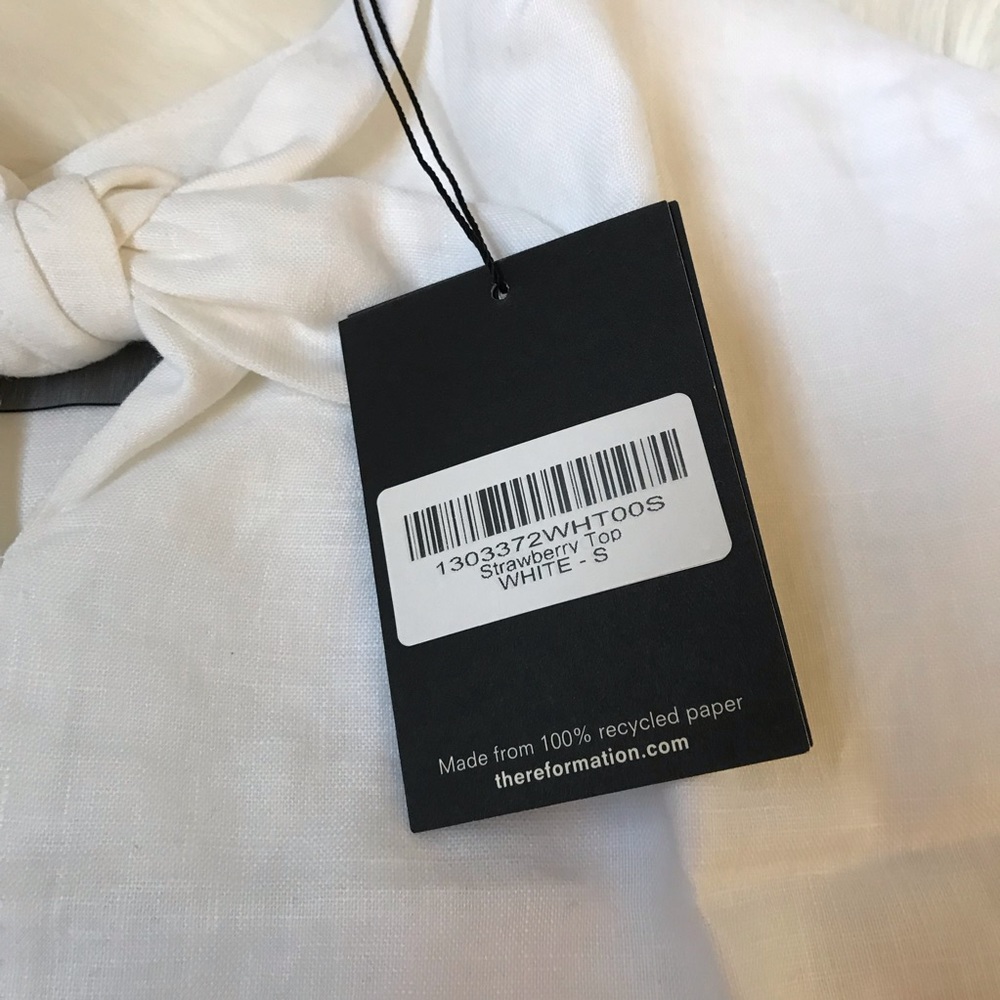 NWT reformation strawberry white Top size small - Picture 3 of 5